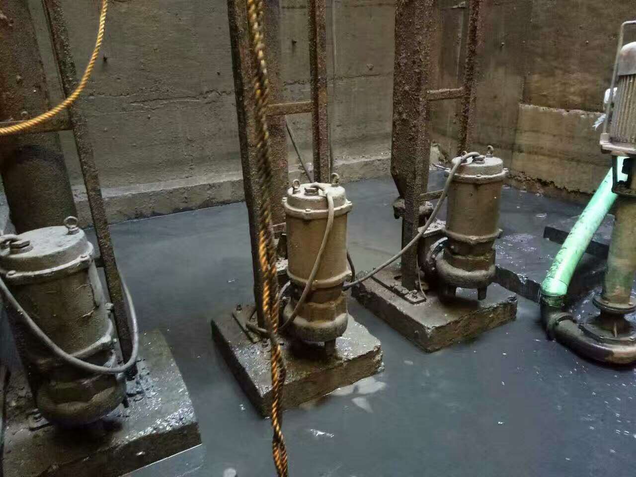 湖口污水池清理